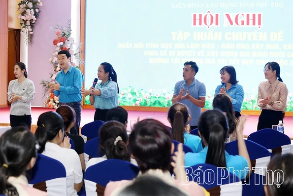 Tập huấn về phòng, chống quấy rối tình dục tại nơi làm việc và xây dựng gia đình hạnh phúc