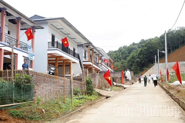 Quan tâm di dời, bố trí, sắp xếp dân cư ra khỏi vùng thiên tai