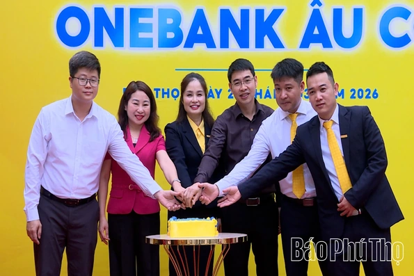 Nam A Bank Phú Thọ khai trương điểm giao dịch số ONEBANK Âu Cơ