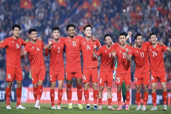 Tuyển Việt Nam áp sát Top 100 thế giới