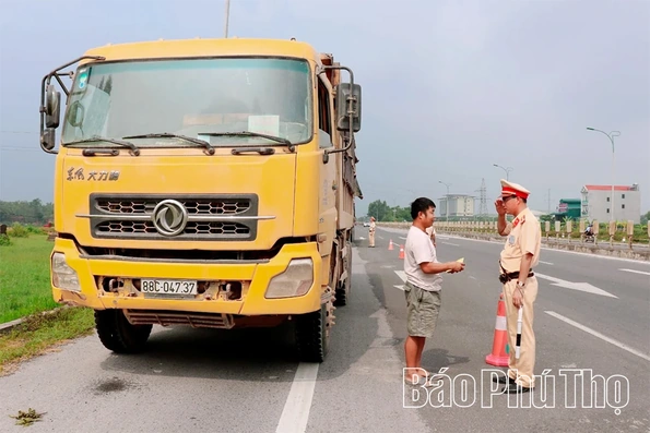 Thường xuyên, quyết liệt, không có ngoại lệ trong xử lý xe quá khổ, quá tải