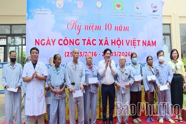 Bệnh viện Đa khoa Hòa Bình kỷ niệm 10 năm Ngày Công tác xã hội Việt Nam