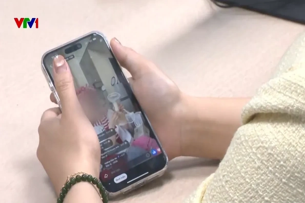 Sập bẫy lừa vì lộ số điện thoại, thông tin cá nhân trên livestream