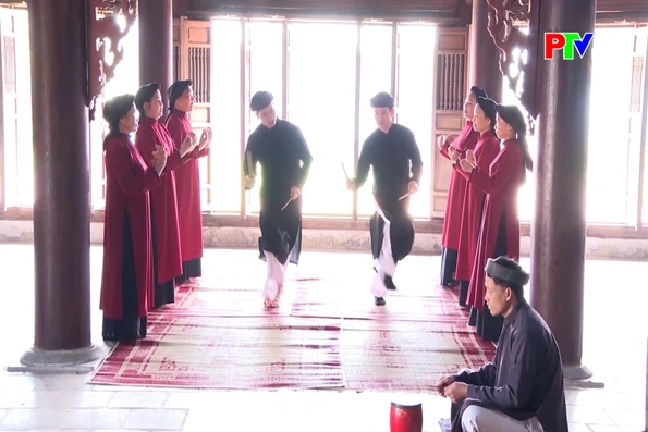 Làng Xoan cổ rộn ràng vào hội