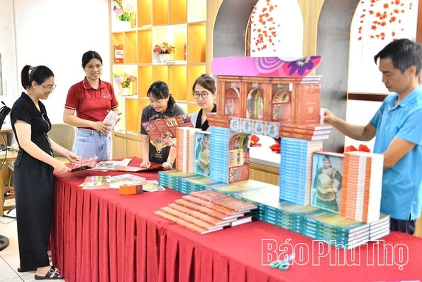 Thư viện tỉnh tích cực tổ chức các hoạt động phục vụ Giỗ Tổ Hùng Vương