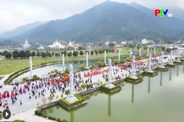 Khu di tích quốc gia đặc biệt Tây Thiên đón hơn 8.000 lượt khách