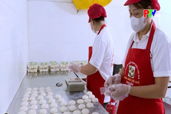 Bánh giầy xôi giã - Hương vị Đất Tổ, dẻo thơm hồn Việt