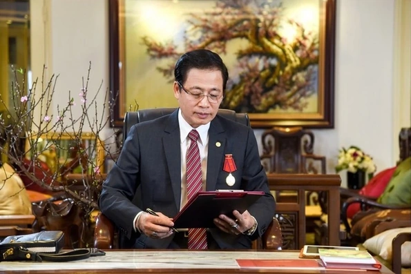 Ông Vũ Minh Châu và con trai bị khởi tố: Bảo Tín Minh Châu lên tiếng