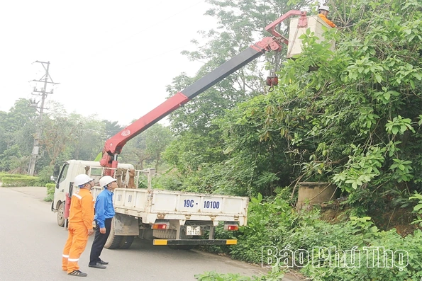 Ra quân giải phóng hành lang an toàn lưới điện phục vụ Giỗ Tổ Hùng Vương
