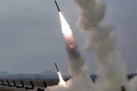 Triều Tiên tuyên bố thử nghiệm thành công tên lửa đạn đạo mang đầu đạn chùm