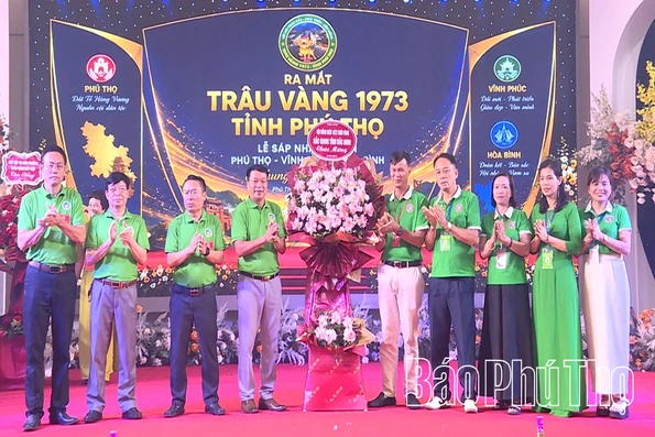 Lễ sáp nhập Hội Trâu Vàng Phú Thọ 1973