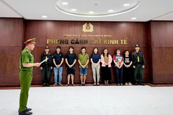 Bắt người phụ nữ điều hành đường dây bán, đổ trái phép hơn 20.000 tấn chất thải rắn