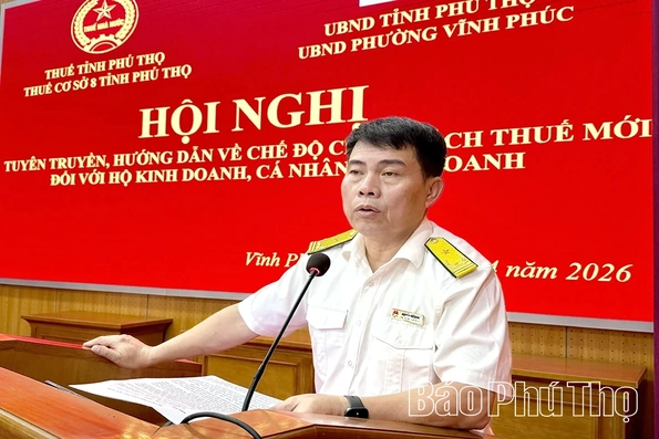 Thuế cơ sở 8 tỉnh Phú Thọ hỗ trợ hộ kinh doanh thực hiện chính sách thuế mới