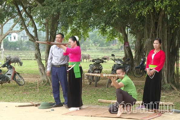 Lưu giữ văn hoá qua những cánh nỏ