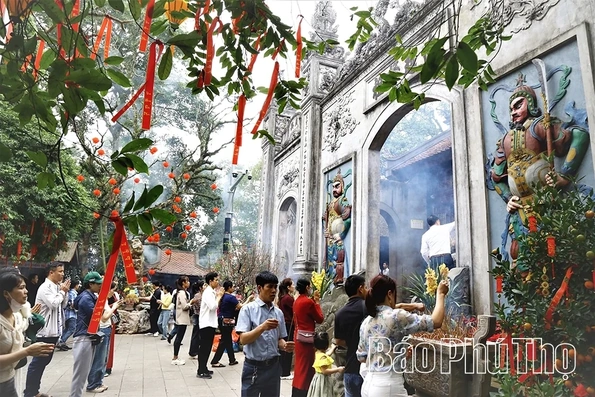 “Sau nghìn năm lửa đạn, lại Hùng Vương”