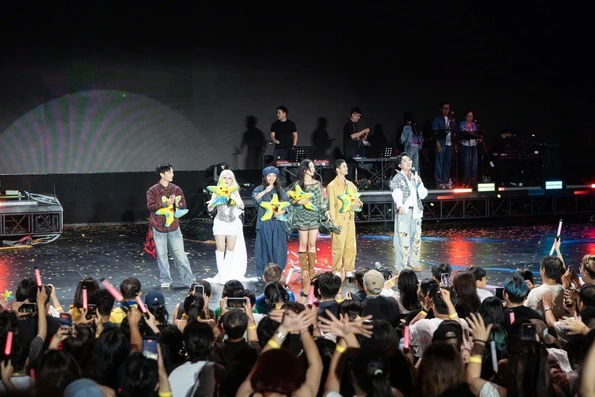 Màn kết hợp bất ngờ của Hoàng Dũng, Nguyễn Hùng, Mỹ Anh trong Sao Concert