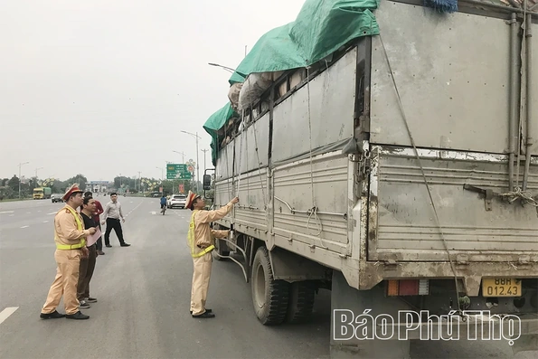 Tăng cường tuần tra, kiểm soát, xử lý xe quá khổ, quá tải