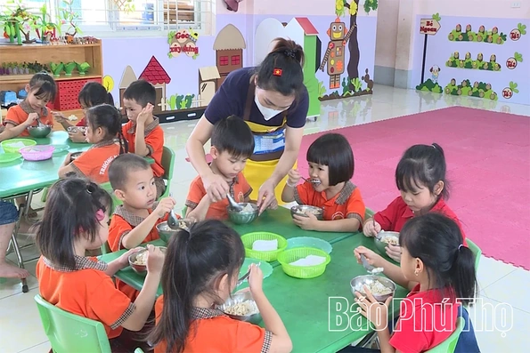 Siết chặt đầu vào thực phẩm để bảo đảm bữa ăn bán trú an toàn