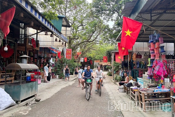 Bản Lác - điểm hẹn cuối tuần