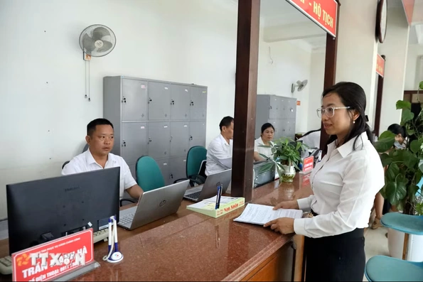 Tinh gọn bộ máy: Gần dân để chính quyền mạnh hơn