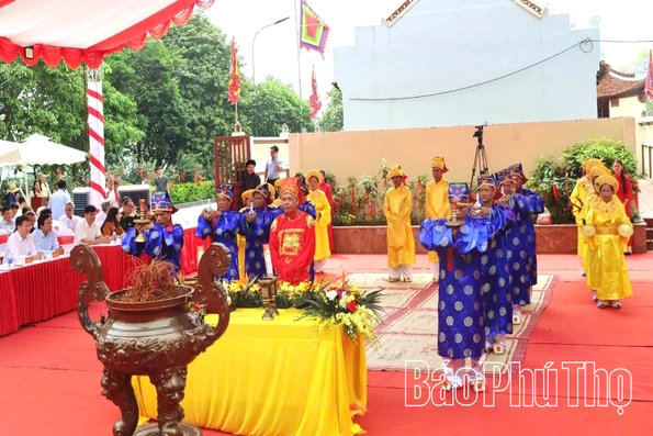 Dâng hương tưởng niệm 1.478 năm ngày mất Đức Vua Lý Nam Đế