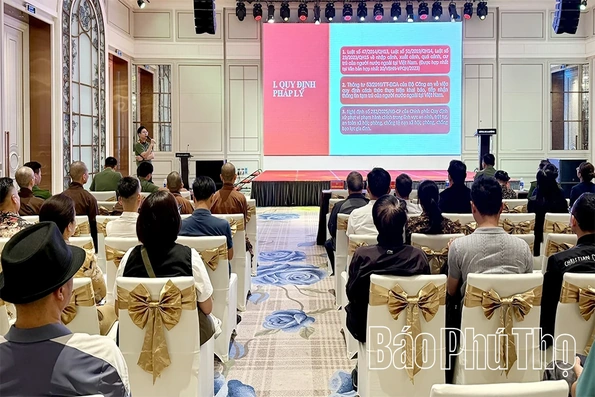 Tuyên truyền, hướng dẫn khai báo tạm trú cho người nước ngoài trên nền tảng Internet
