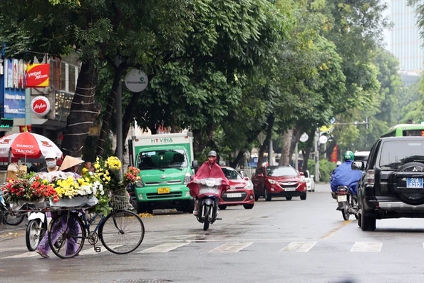 Thời tiết ngày 8/5: Không khí lạnh tràn xuống Bắc Bộ, Hà Nội chuyển mát kèm mưa dông