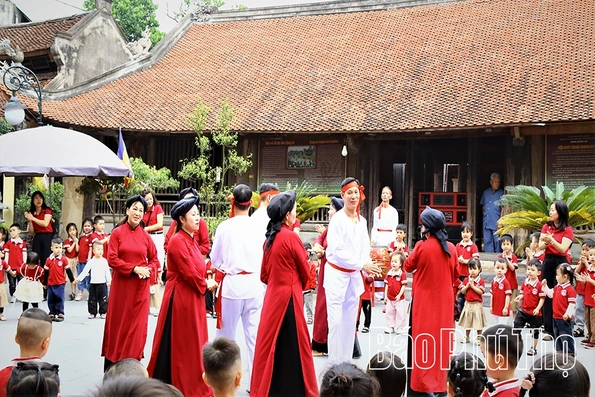 Bài 2:&nbsp;Khơi dậy nguồn lực văn hóa