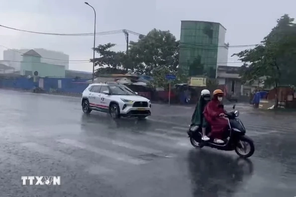 Thời tiết ngày 14/5: Đề phòng lốc, sét, mưa đá và gió giật vào chiều tối và đêm