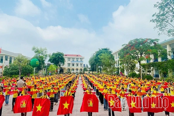 Thiếu nhi Đất Tổ vững bước dưới cờ Đội