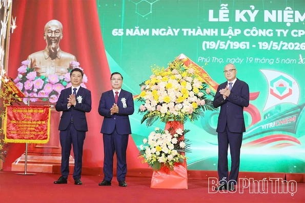 65 năm Công ty Cổ phần Hóa chất Việt Trì: Giữ vững “mạch máu” hóa chất cơ bản, hướng tới tương lai xanh