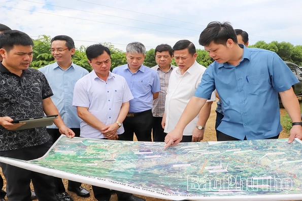 Chạy đua tiến độ giải phóng mặt bằng tuyến ống cấp nước hồ Cánh Tạng