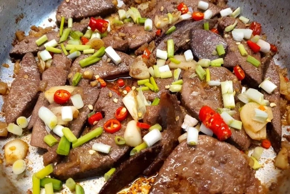 Ăn gan lợn thế nào để bổ dưỡng mà không gây hại?