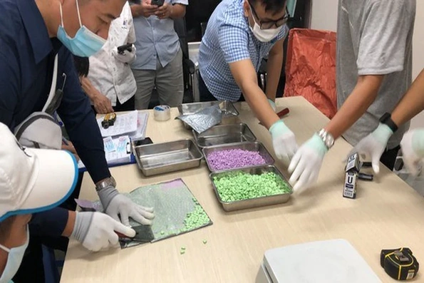 Kiểm soát các hoạt động hợp pháp liên quan đến ma túy