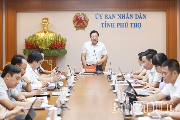 Phó Chủ tịch UBND tỉnh Nguyễn Huy Ngọc nghe Sở Khoa học và Công nghệ báo cáo một số nhiệm vụ trọng tâm