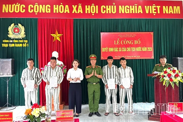 Công bố quyết định đặc xá cho phạm nhân