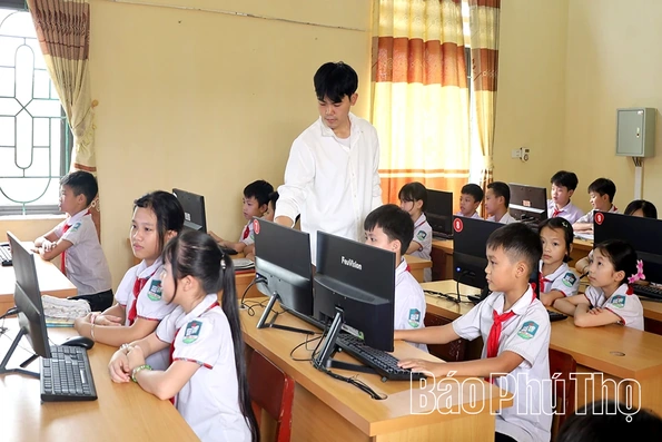 Tạo&nbsp;đột phá phát triển&nbsp;giáo&nbsp;dục và&nbsp;đào&nbsp;tạo