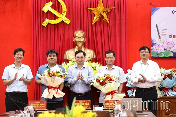 Báo chí đồng hành cùng xã Đà Bắc trên hành trình bứt phá mới