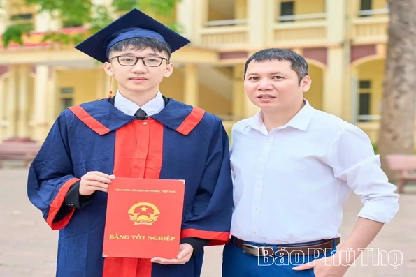 Thủ khoa Ngô Xuân Tùng và niềm đam mê với những dòng mã lệnh