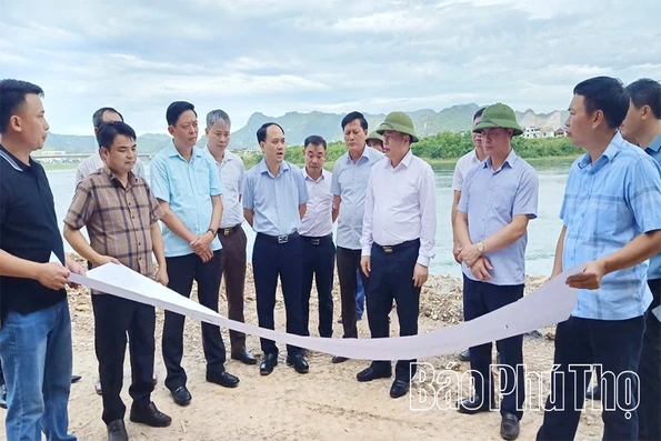 Kiểm tra tiến độ thực hiện các dự án cấp bách phòng chống thiên tai tại phường Hòa Bình, Kỳ Sơn và xã Thịnh Minh