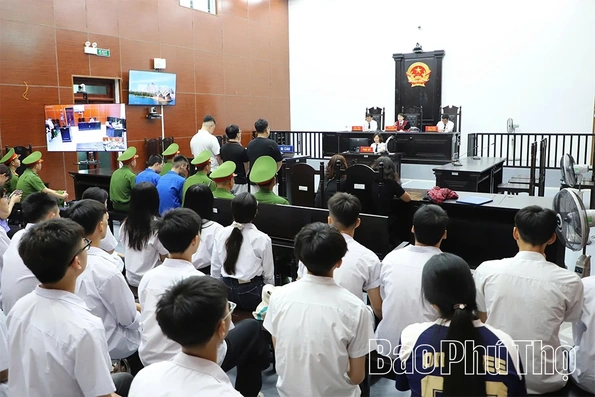 Chặn thuốc lá điện tử vào học đường