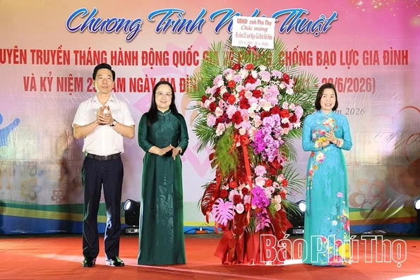 Chương trình nghệ thuật chào mừng kỷ niệm 25 năm Ngày gia đình Việt Nam&nbsp;