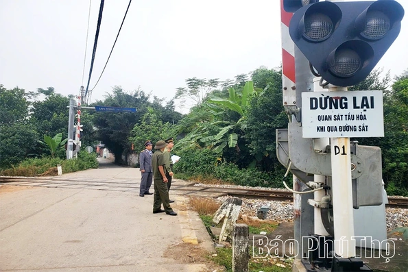 Góp phần đảm bảo an toàn giao thông đường sắt
