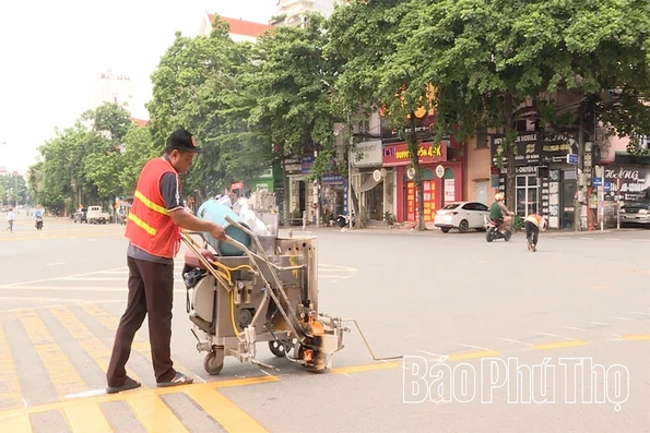 Bổ sung hệ thống vạch kẻ đường tại nhiều tuyến giao thông&nbsp;