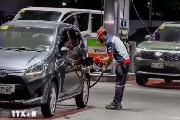 OPEC+ tiếp tục tăng sản lượng dầu mỏ