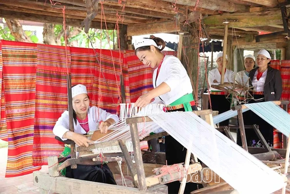 Tiếng thoi khắc khoải giữa đại ngàn - Kỳ 3: Đánh thức tiếng thoi
