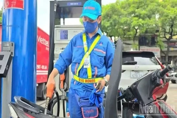 Bộ Công Thương: Người dân dần yên tâm với xăng E10