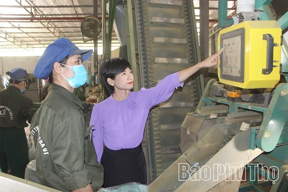 Hoạt động xuất nhập khẩu duy trì đà tăng trưởng tích cực