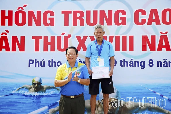 Phú Thọ giành 3 Huy chương Vàng ngày khai mạc Giải Bơi trung, cao tuổi quốc gia