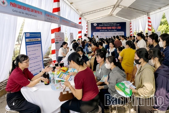 Trên 500 lao động tham gia phiên giao dịch việc làm&nbsp;